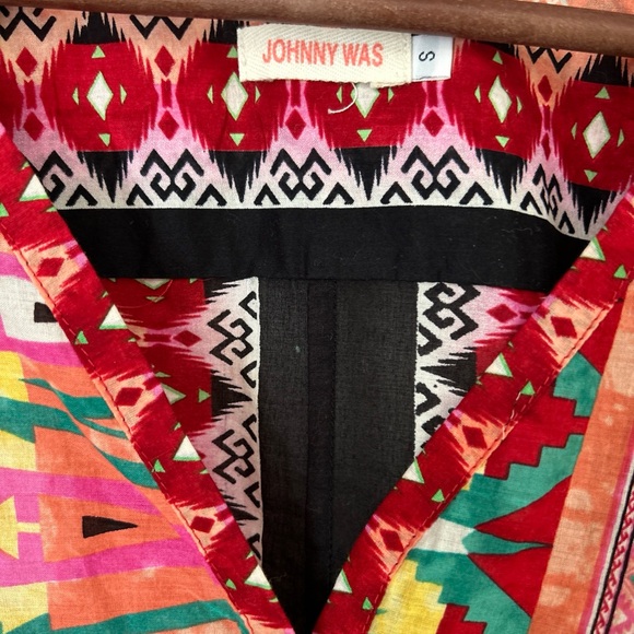 JOHNNY WAS Colorful Mixed Media Roll Tab Sleeve Lightweight Tunic Top Sz S - Picture 2 of 9